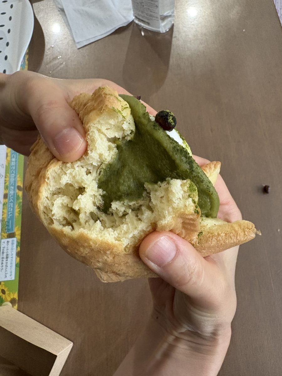 天然氷菓 そよぎの抹茶ミルククリームのたい焼きの断面